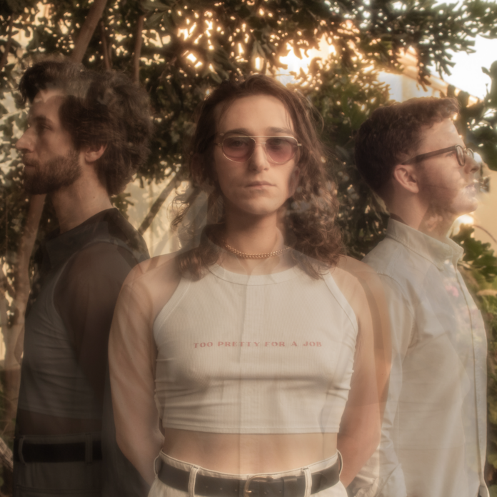 Soviet Jesus Choir - Bookshelves (Single Review) Soviet Jesus Choir - Bookshelves (Single Review)